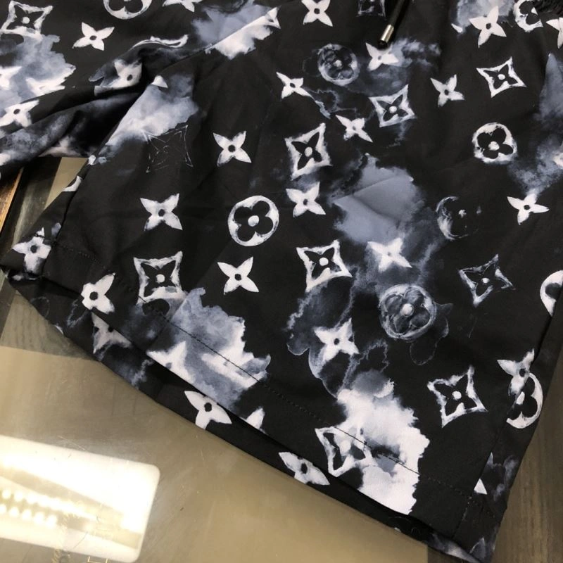ModernLook Louis Vuitton Short Pants 138984
