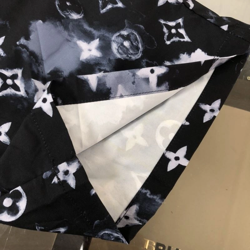 ModernLook Louis Vuitton Short Pants 138984