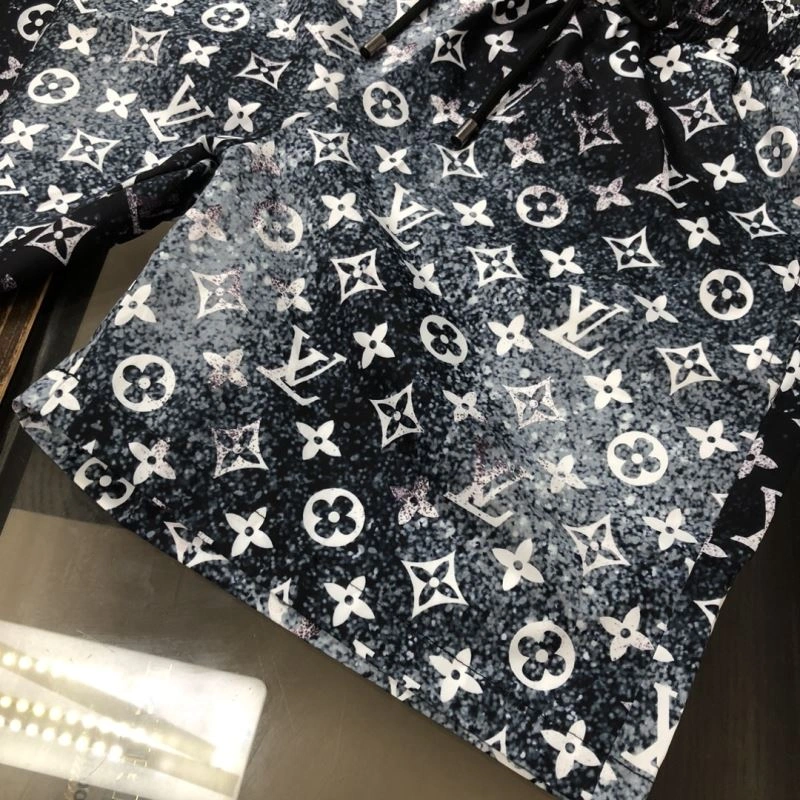 Lightweight Louis Vuitton Short Pants 138977