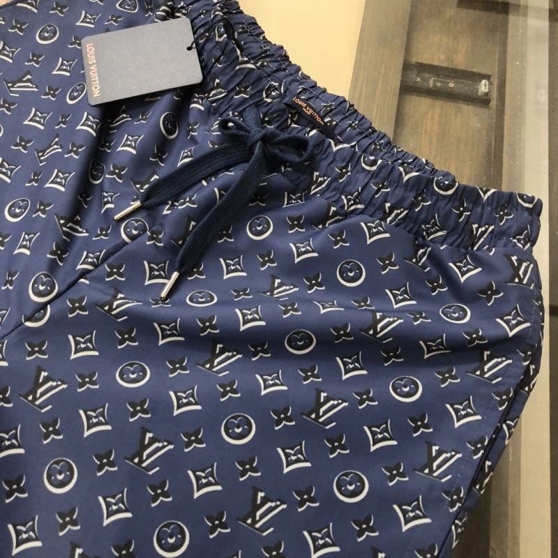 Snug Louis Vuitton Short Pants 138956