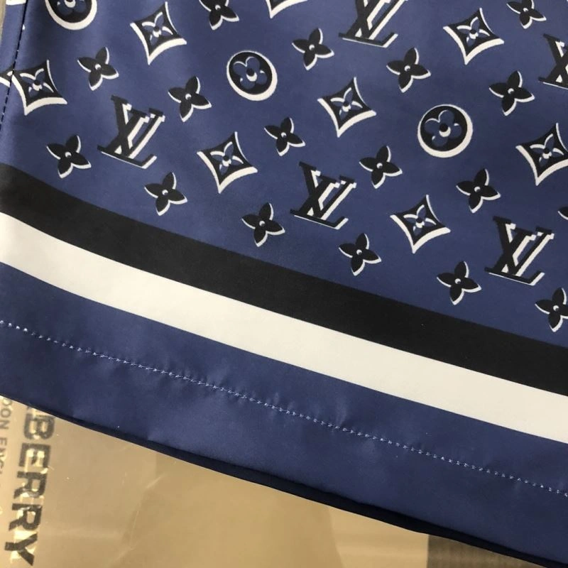 Snug Louis Vuitton Short Pants 138956
