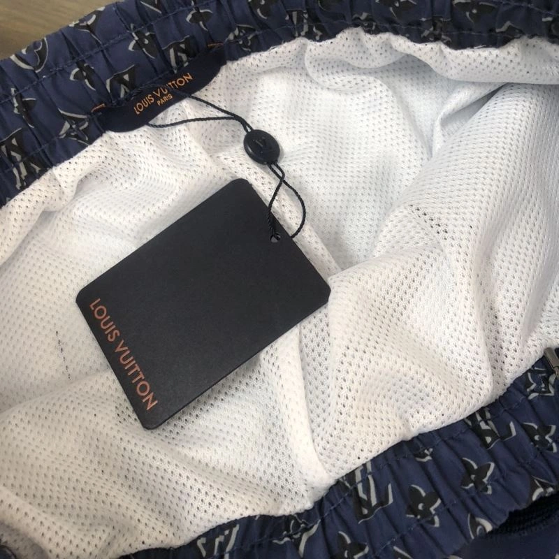 Snug Louis Vuitton Short Pants 138956