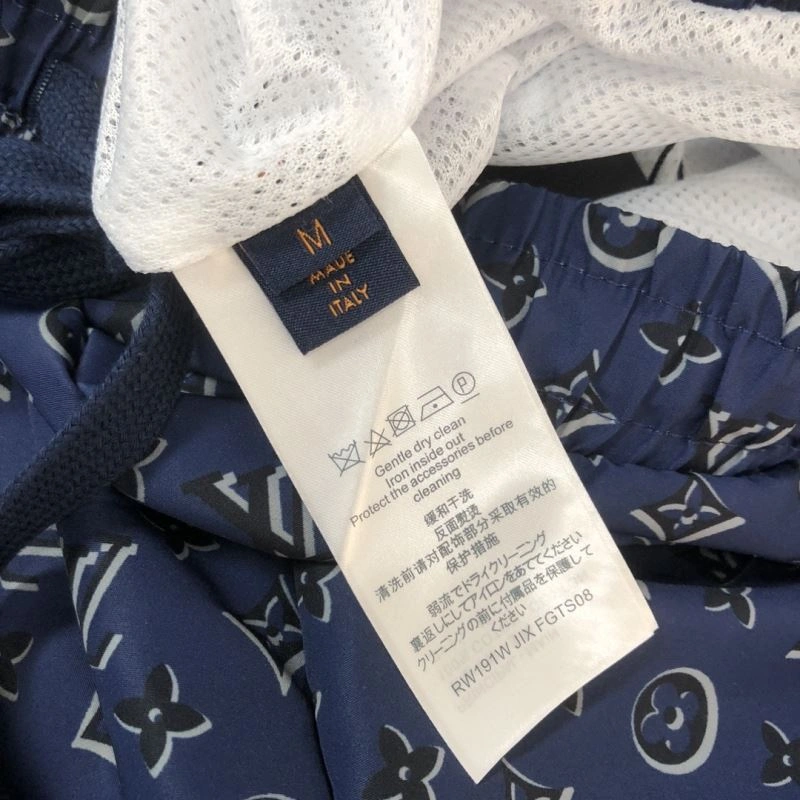 Snug Louis Vuitton Short Pants 138956