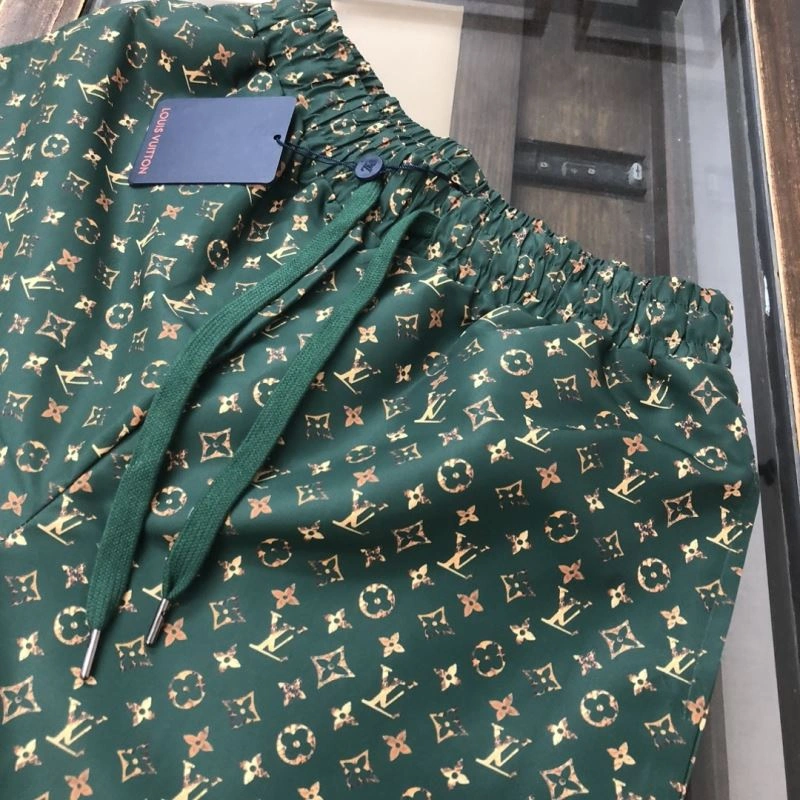 Minimalist Louis Vuitton Short Pants 138945