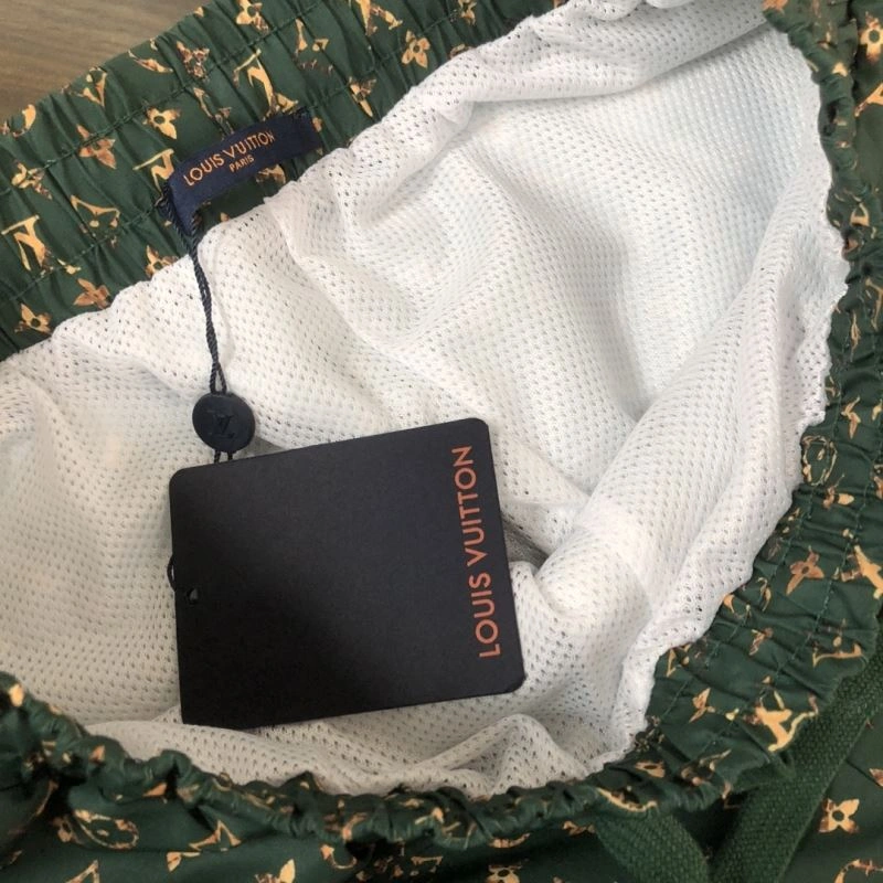 Minimalist Louis Vuitton Short Pants 138945