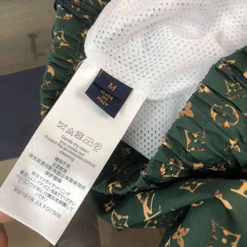 Minimalist Louis Vuitton Short Pants 138945