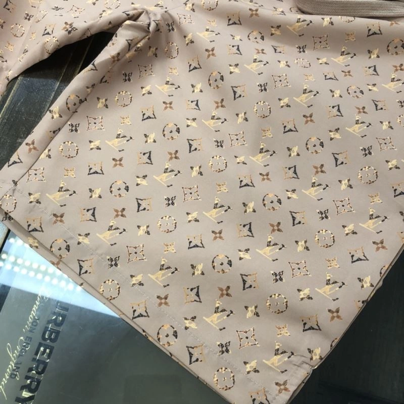 Lightweight Louis Vuitton Short Pants 138953