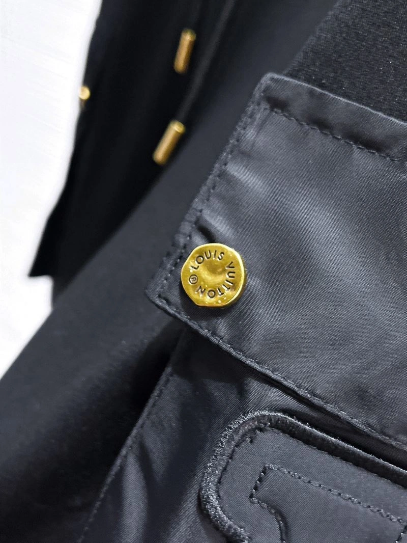 ModernLook Louis Vuitton Short Pants 137437