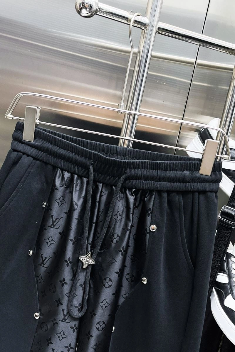 ZipUp Louis Vuitton Short Pants 137409
