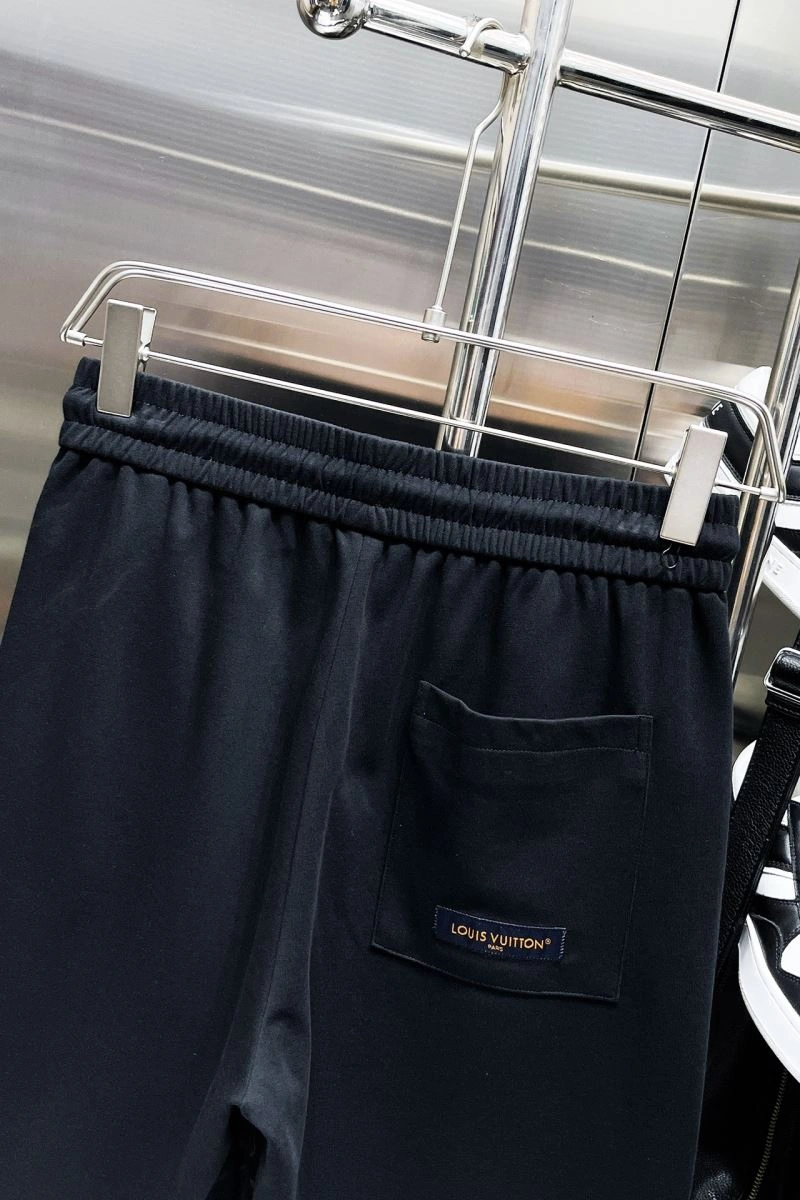 ZipUp Louis Vuitton Short Pants 137409
