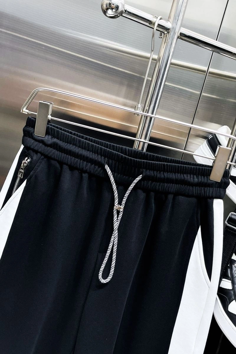 Breathable Louis Vuitton Short Pants 137408