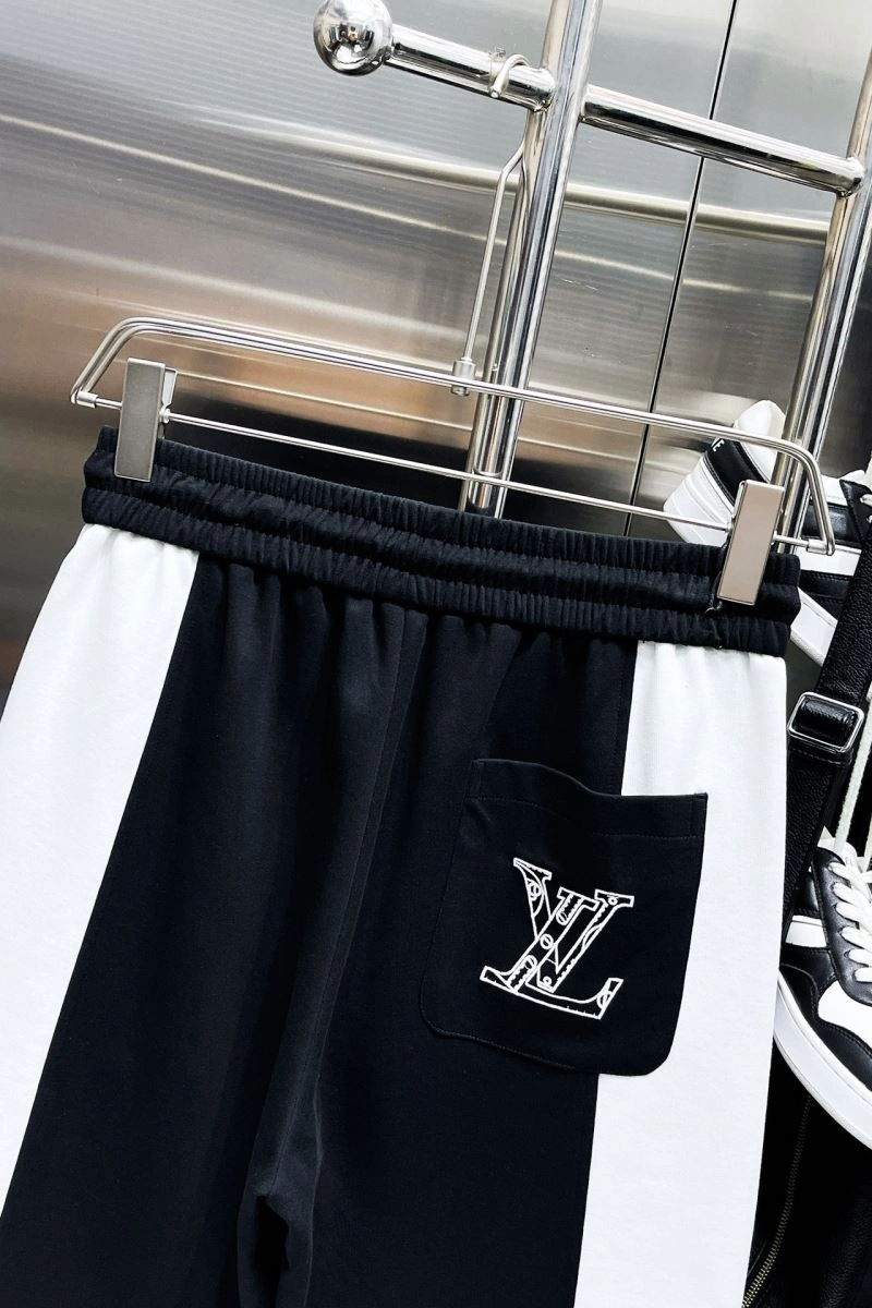 Breathable Louis Vuitton Short Pants 137408