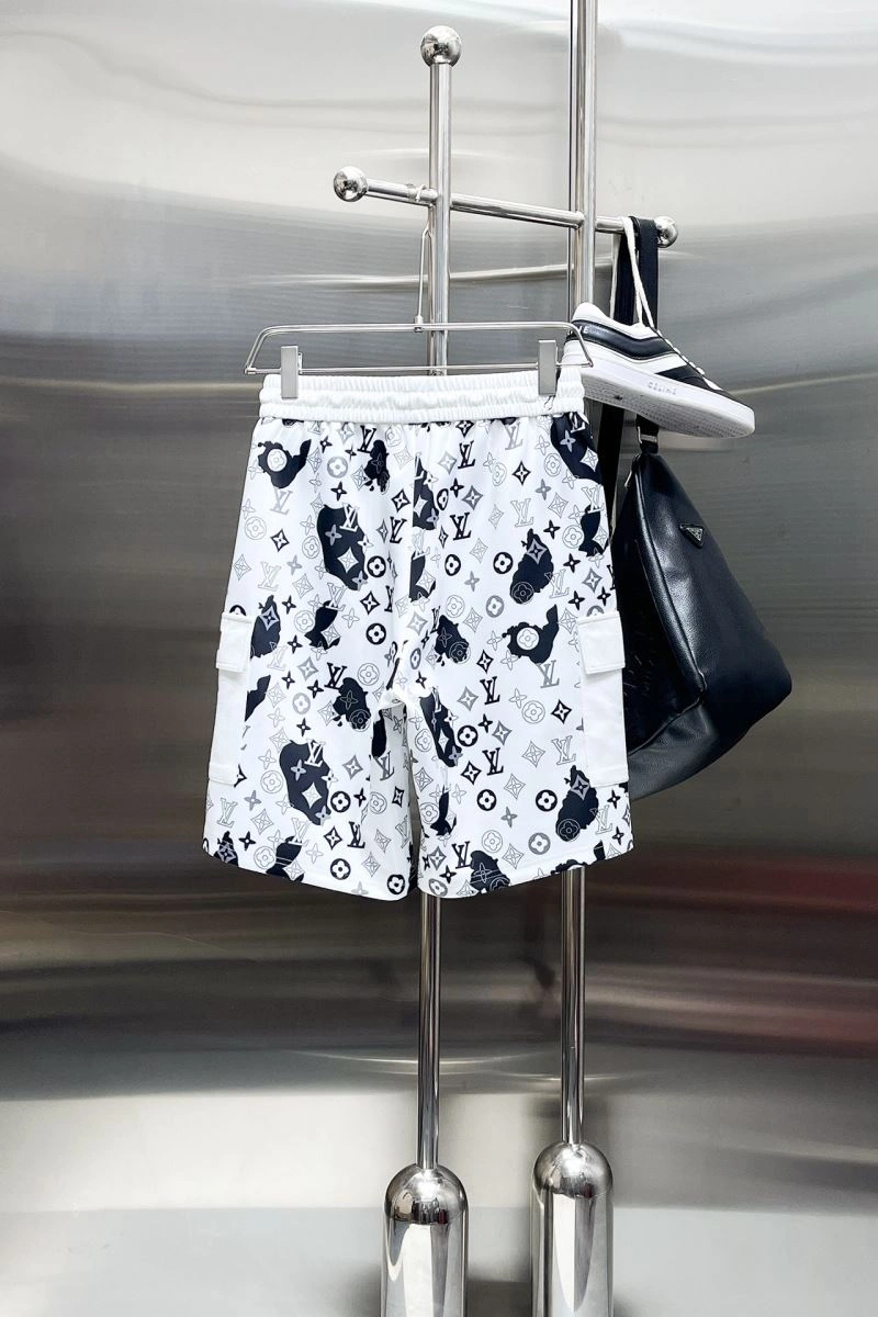 Contemporary Louis Vuitton Short Pants 137402