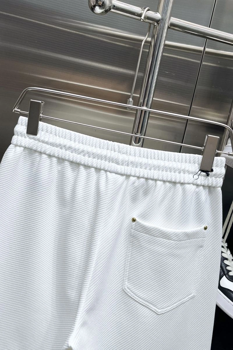 Vibrant Louis Vuitton Short Pants 137423