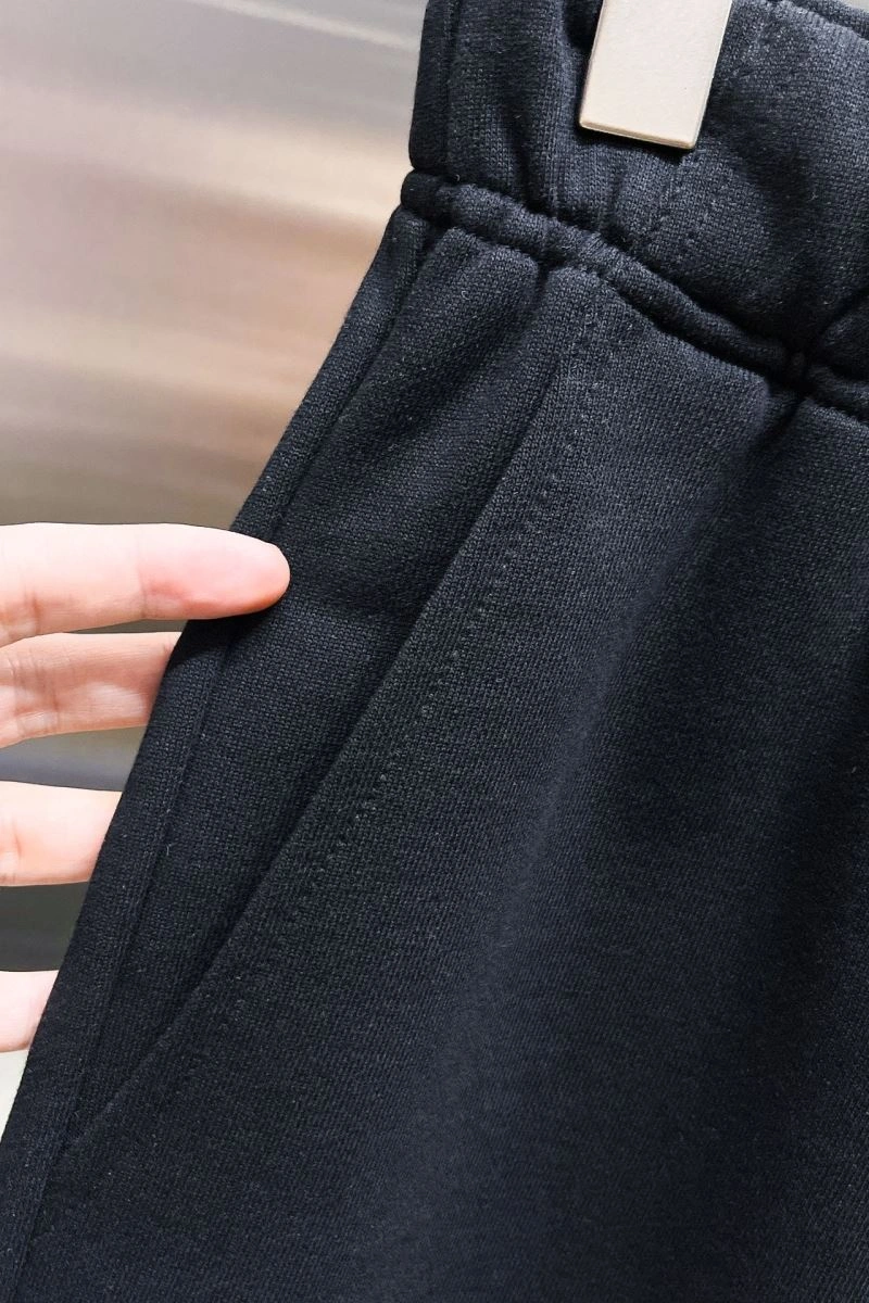 Stylish Louis Vuitton Short Pants 137400