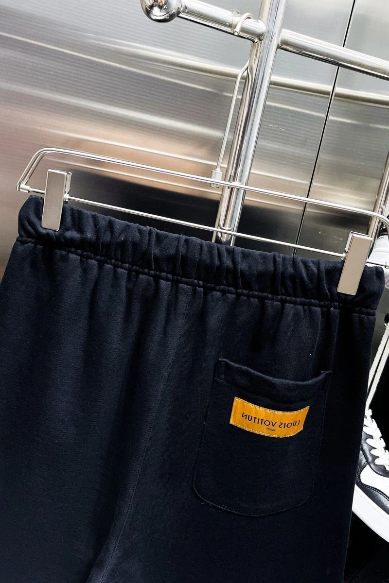 Stylish Louis Vuitton Short Pants 137400