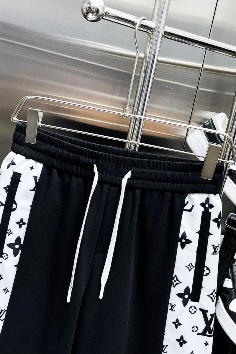 Compact Louis Vuitton Short Pants 137390