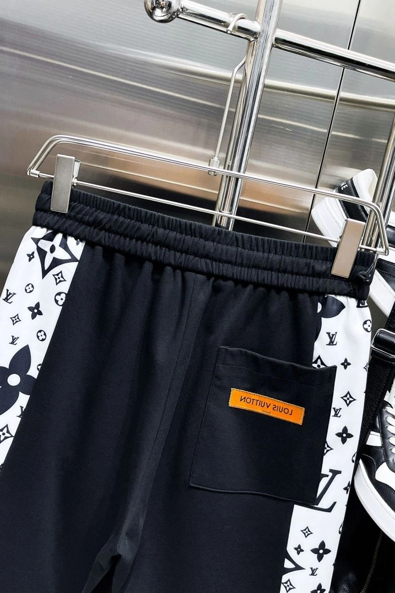 Compact Louis Vuitton Short Pants 137390