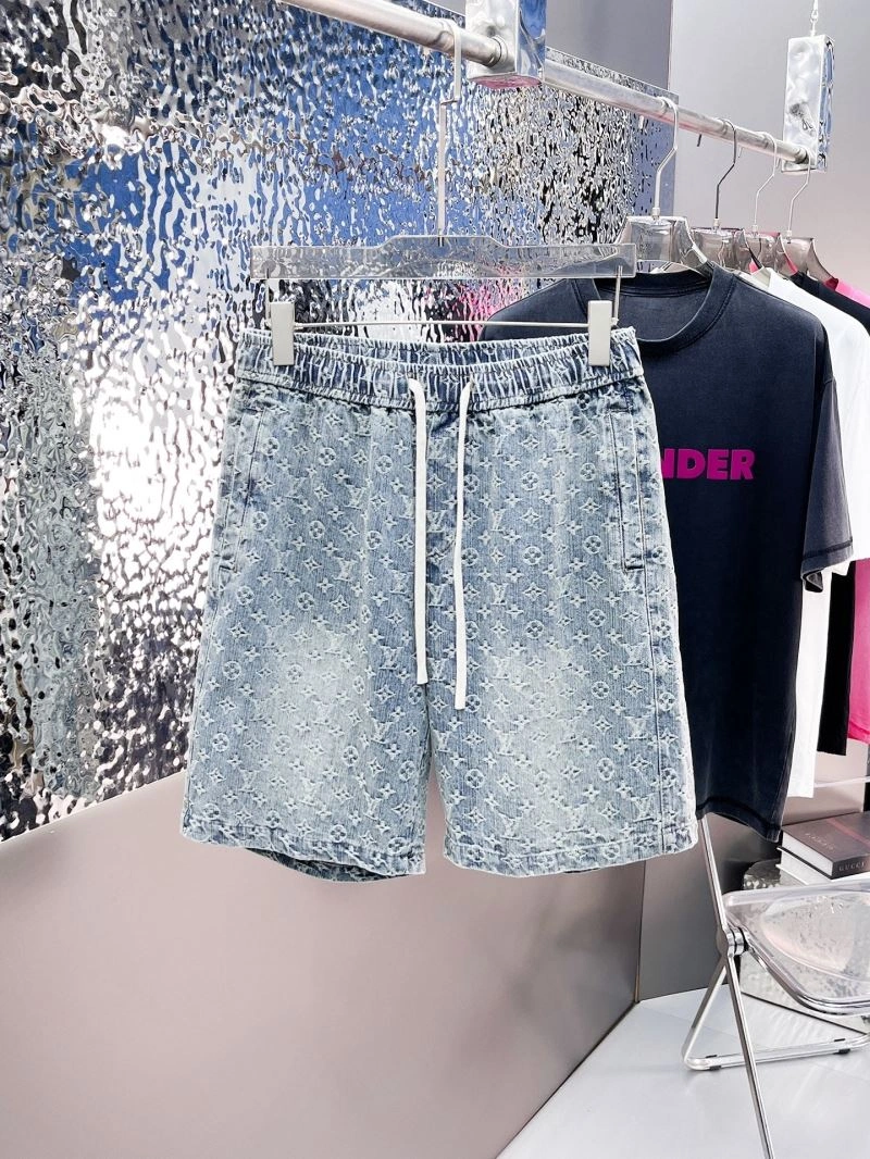 Sleek Louis Vuitton Short Pants 137382