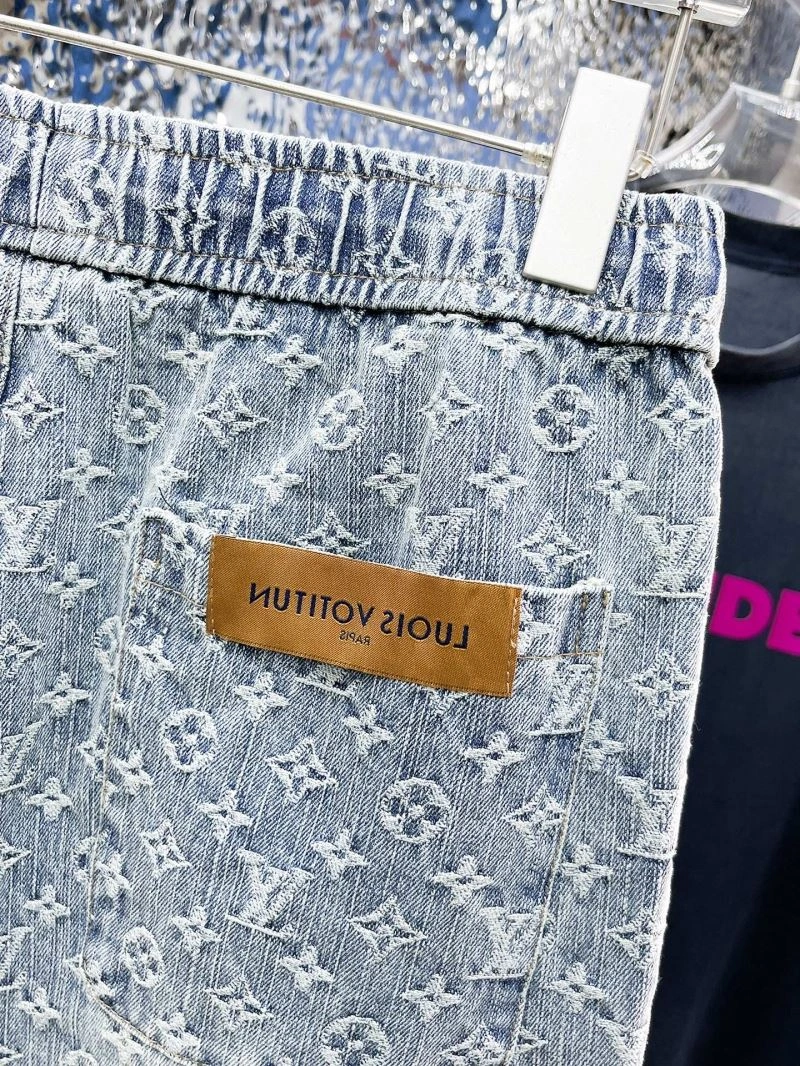 Sleek Louis Vuitton Short Pants 137382