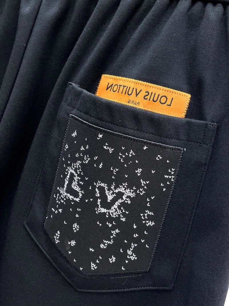 Louis Vuitton Short Pants Flexible 137379