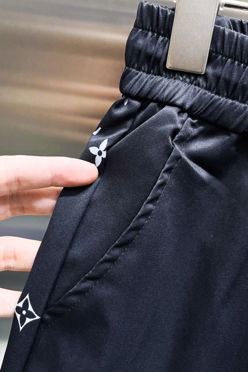 Louis Vuitton Short Pants Breathable 137377