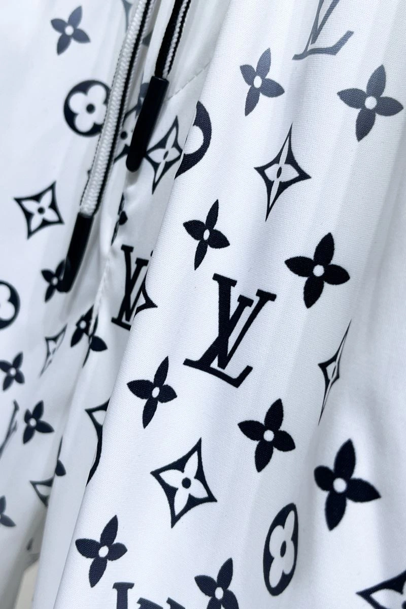 WaterResistant Louis Vuitton Short Pants 137363