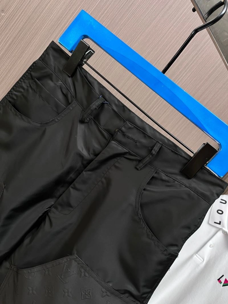 Louis Vuitton Short Pants Lightweight 137361