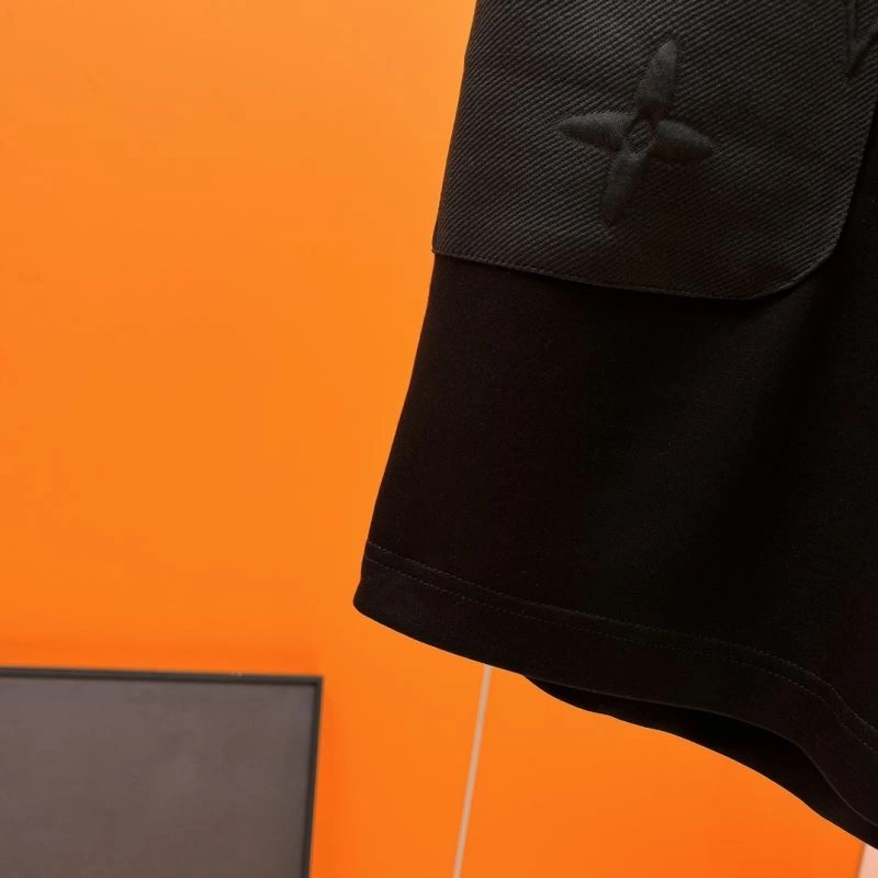 Sporty Louis Vuitton Short Pants 137351
