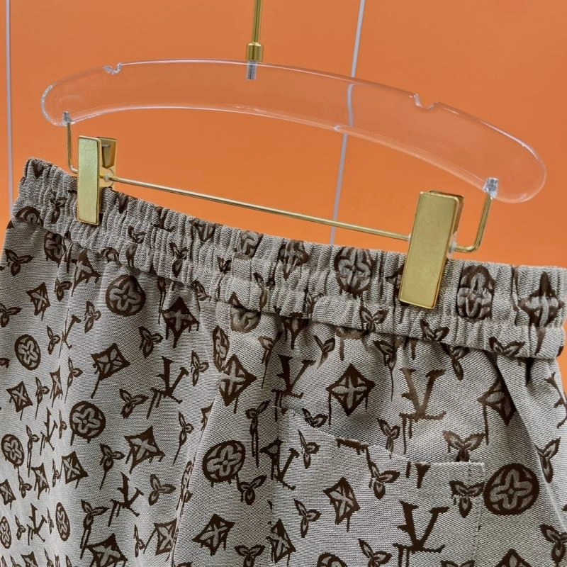 Louis Vuitton Short Pants OnTrend 137350