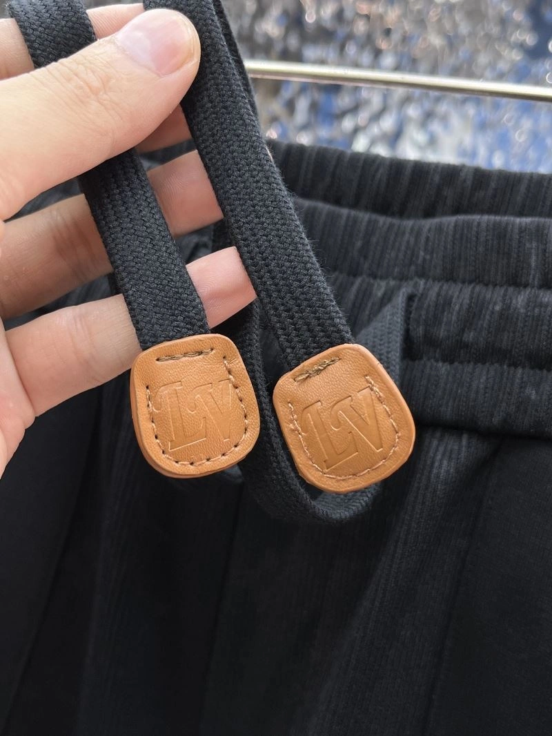 Youthful Louis Vuitton Short Pants 136451