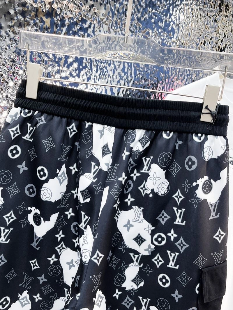 Bright Louis Vuitton Short Pants 136536