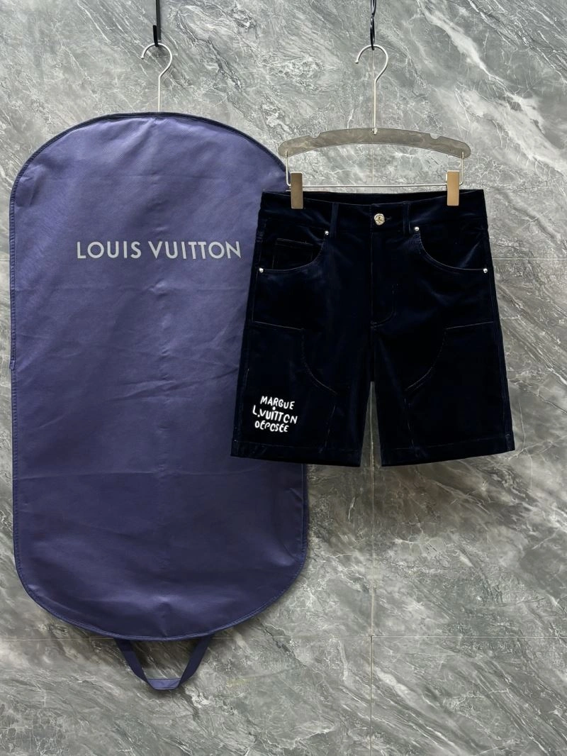 Lightweight Louis Vuitton Short Pants 136442
