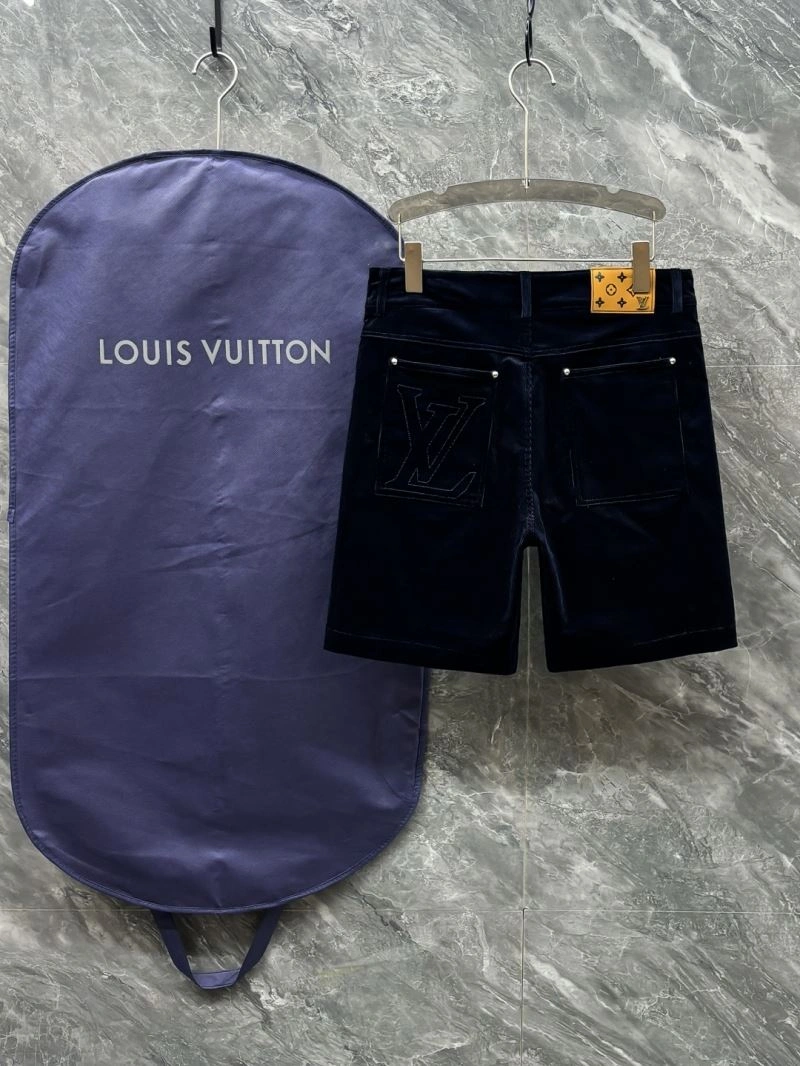 Lightweight Louis Vuitton Short Pants 136442