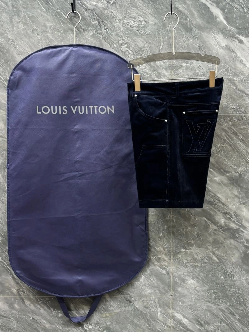 Lightweight Louis Vuitton Short Pants 136442