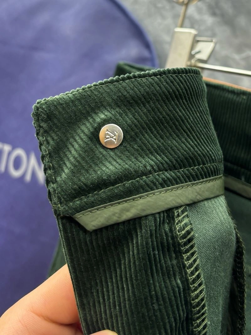 WellDesigned Louis Vuitton Short Pants 136446
