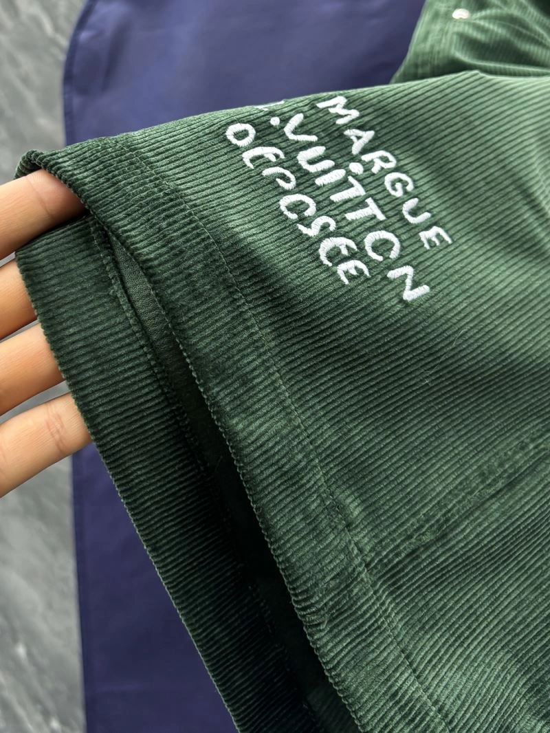 WellDesigned Louis Vuitton Short Pants 136446