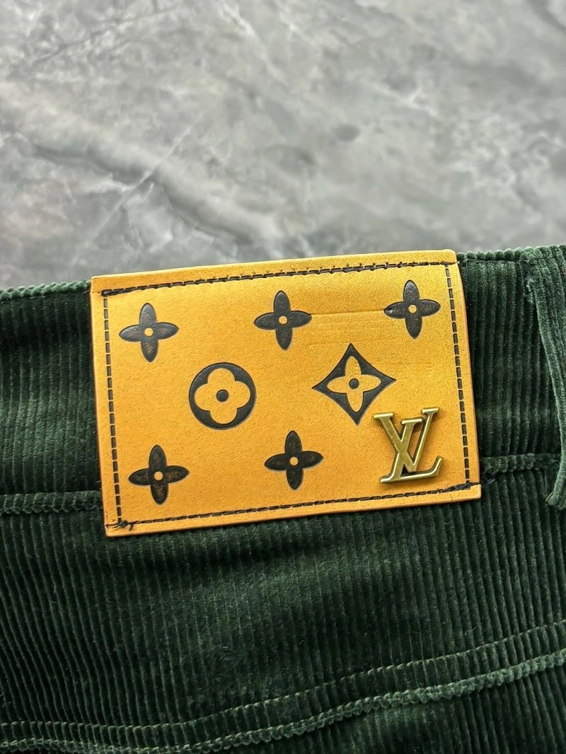 WellDesigned Louis Vuitton Short Pants 136446