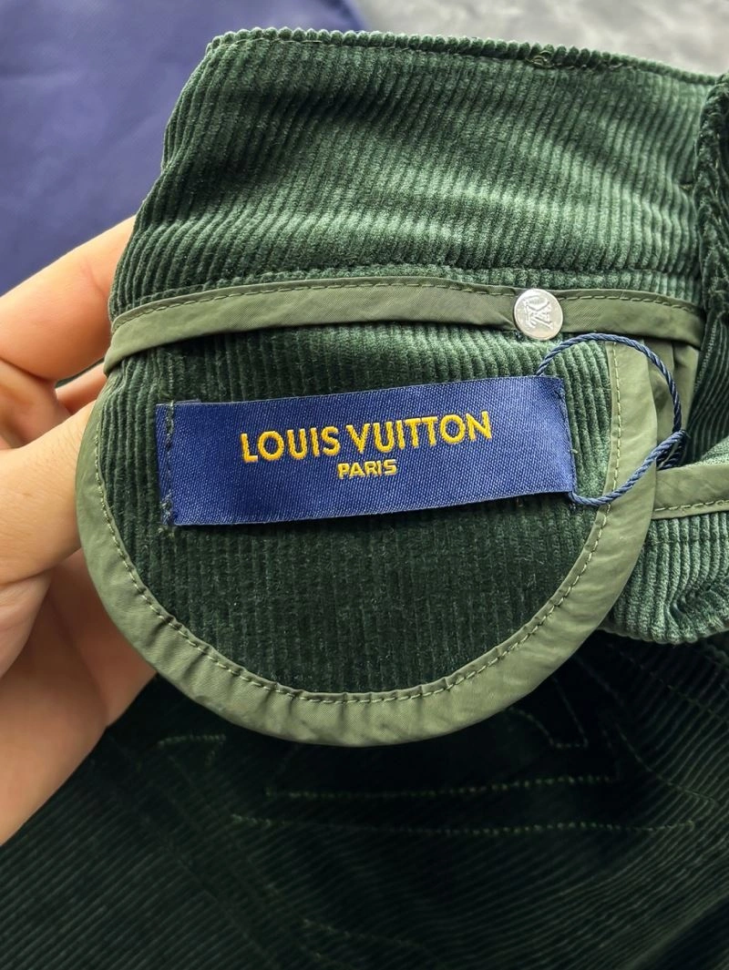 WellDesigned Louis Vuitton Short Pants 136446