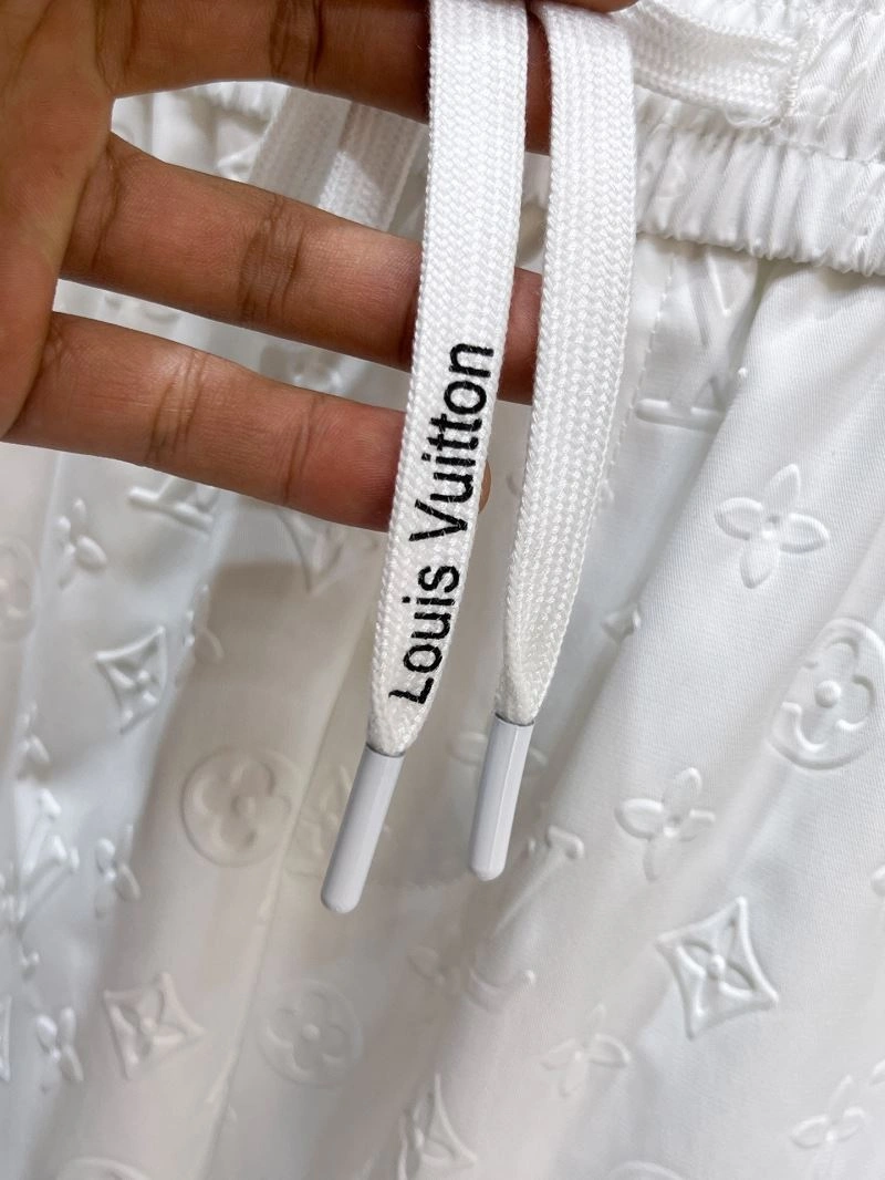 Louis Vuitton Short Pants EyeCatching 136424