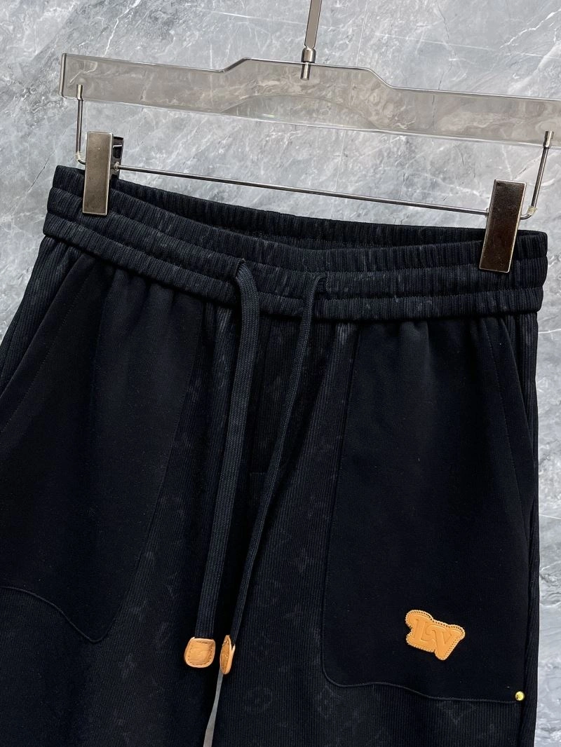 Sleek Louis Vuitton Short Pants 136430