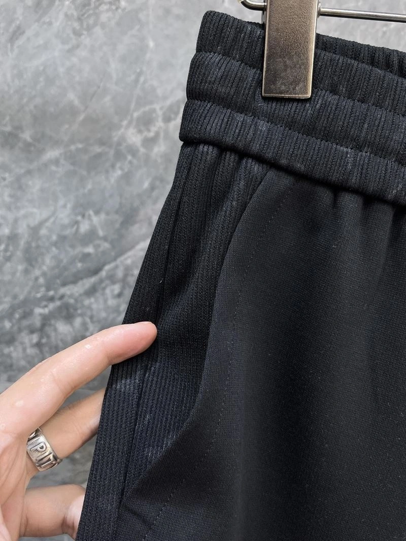 Sleek Louis Vuitton Short Pants 136430