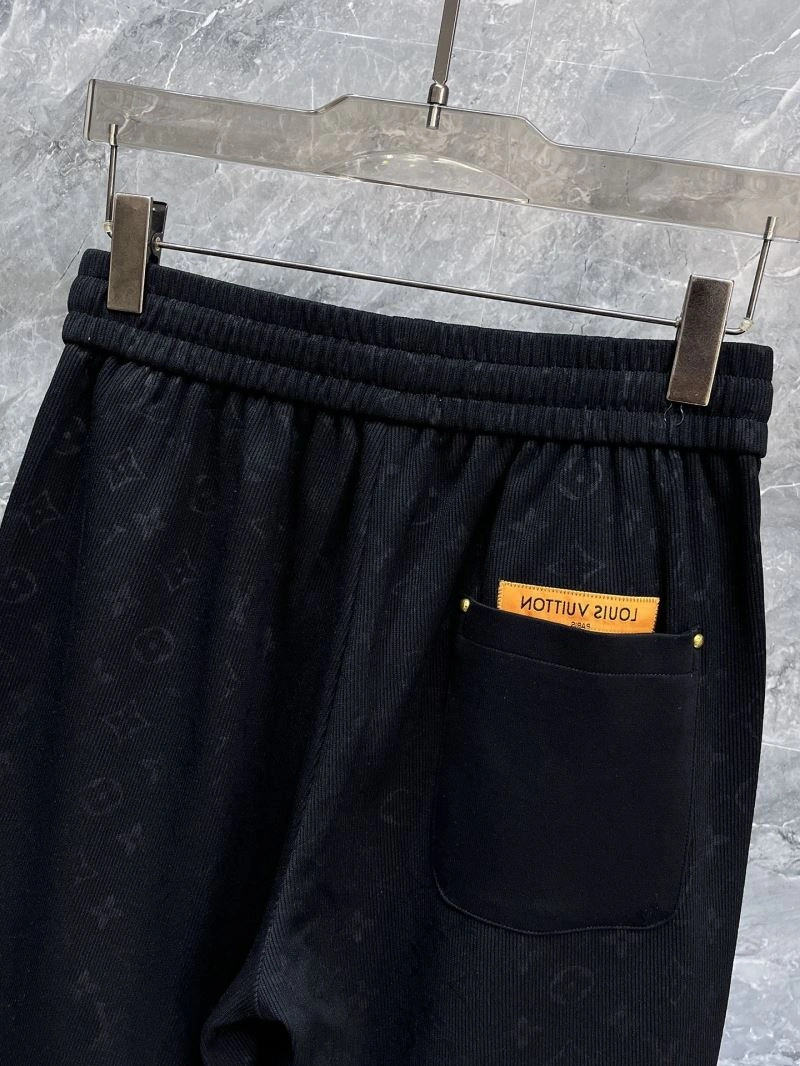 Sleek Louis Vuitton Short Pants 136430