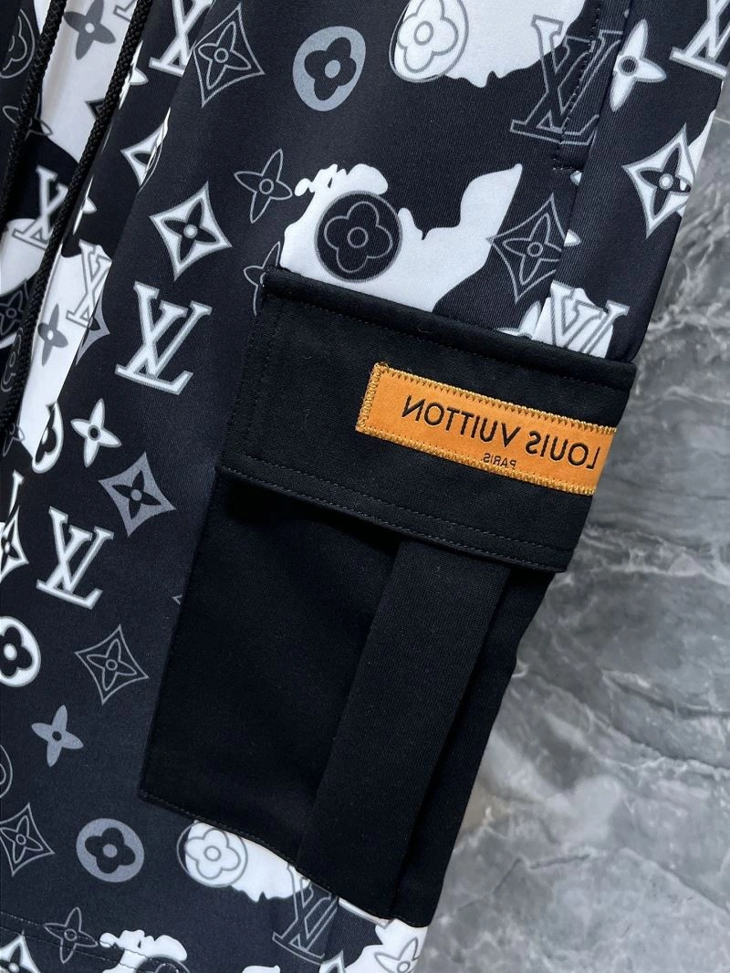 Lightweight Louis Vuitton Short Pants 136422
