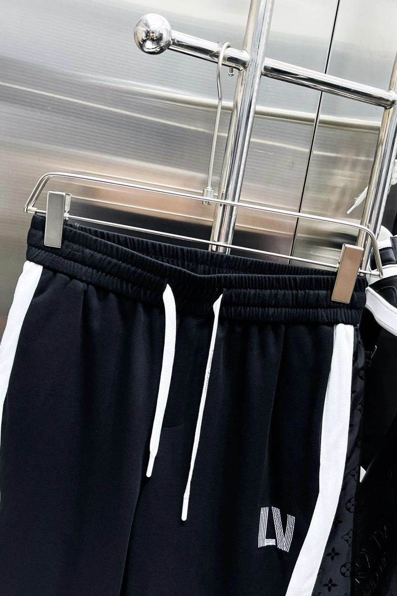 Louis Vuitton Short Pants Fashionable 136426