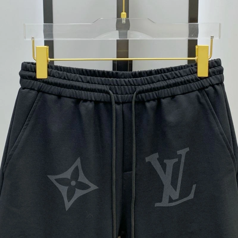 Vibrant Louis Vuitton Short Pants 136409