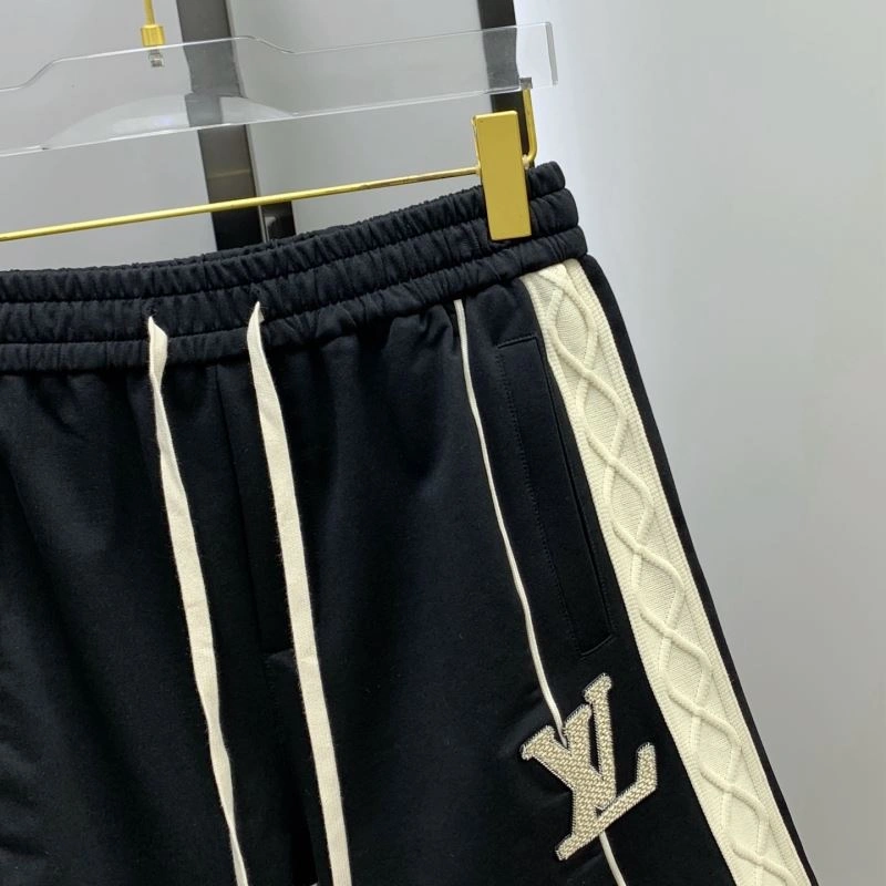 Contemporary Louis Vuitton Short Pants 136406