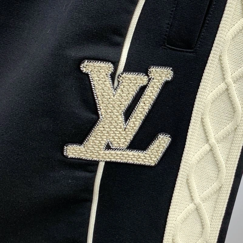 Contemporary Louis Vuitton Short Pants 136406