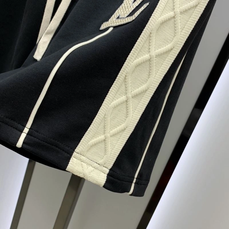 Contemporary Louis Vuitton Short Pants 136406