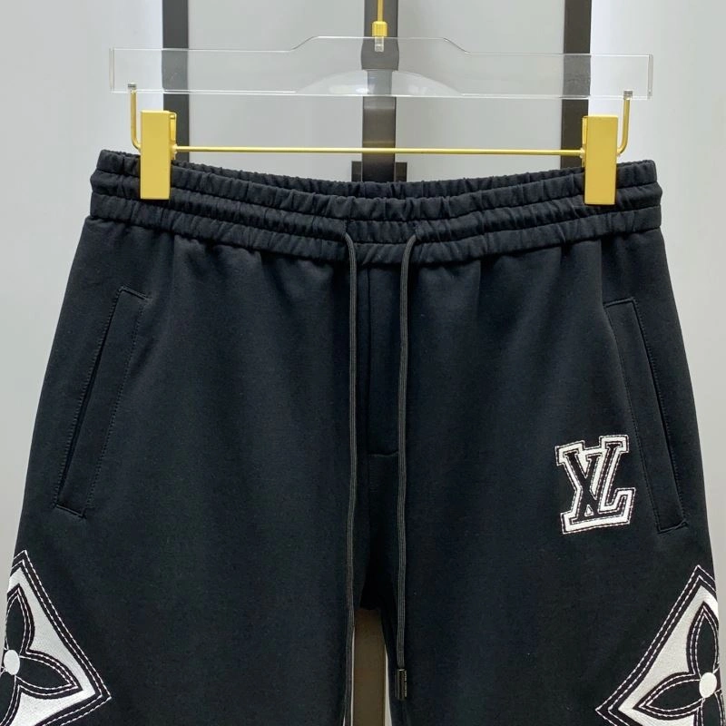Louis Vuitton Short Pants Sleek 136401